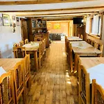 Osrodek Wypoczynkowy Wzgorza Bed & Breakfast 3*