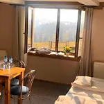 Osrodek Wypoczynkowy Wzgorza Bed & Breakfast 3*